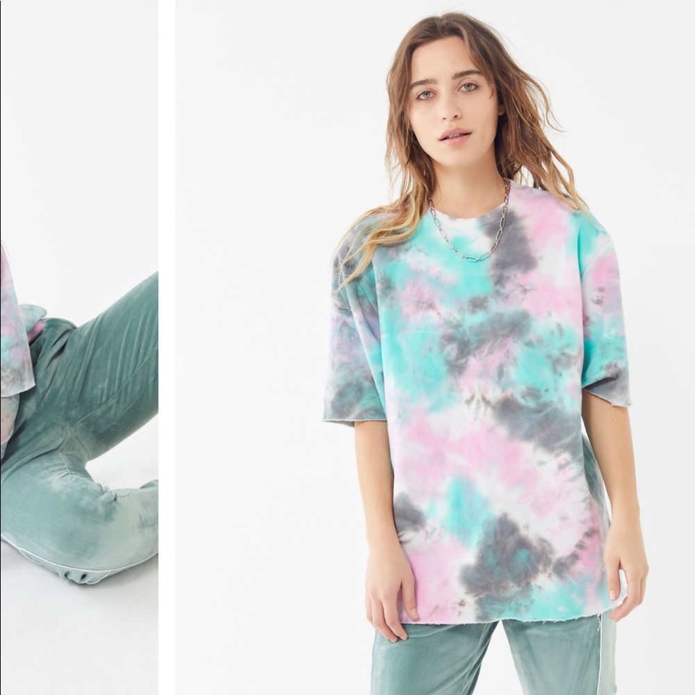 Tie dye tee shirt sweater size xs oversized